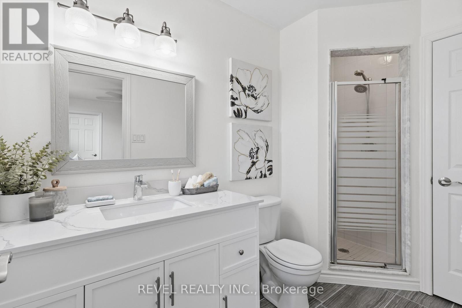 18 Wilkins Crescent, Clarington (Courtice), ON - Indoor Photo Showing Bathroom
