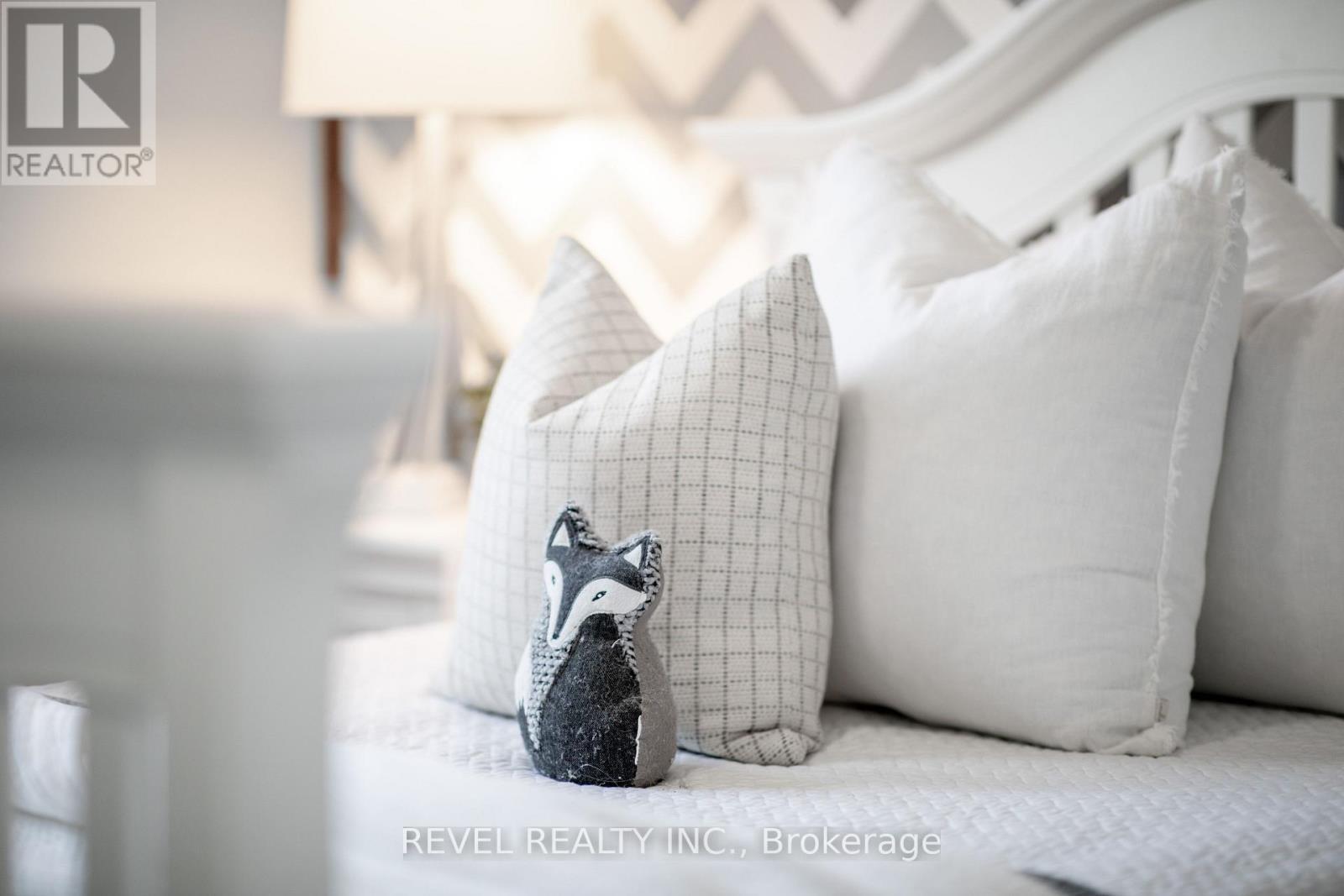 18 Wilkins Crescent, Clarington (Courtice), ON -