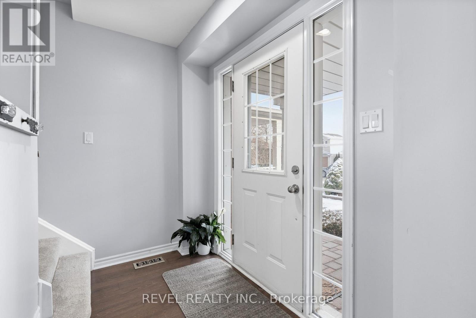 18 Wilkins Crescent, Clarington (Courtice), ON - Indoor Photo Showing Other Room