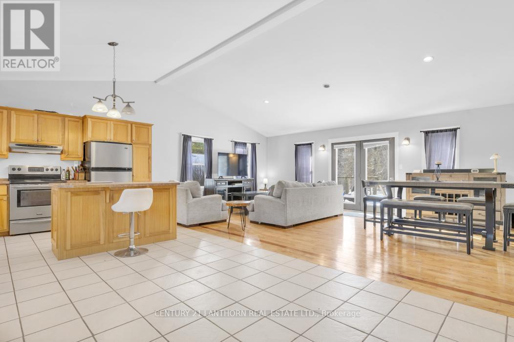 337 Jarvis Road, Madoc, ON - Indoor