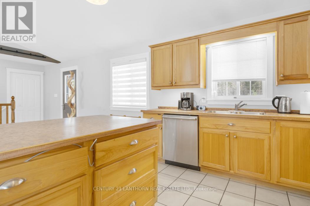 337 Jarvis Road, Madoc, ON - Indoor Photo Showing Kitchen With Double Sink