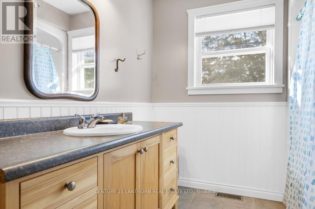 337 Jarvis Road, Madoc, ON - Indoor Photo Showing Bathroom