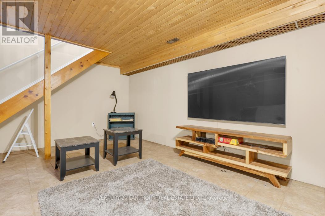 337 Jarvis Road, Madoc, ON - Indoor Photo Showing Other Room