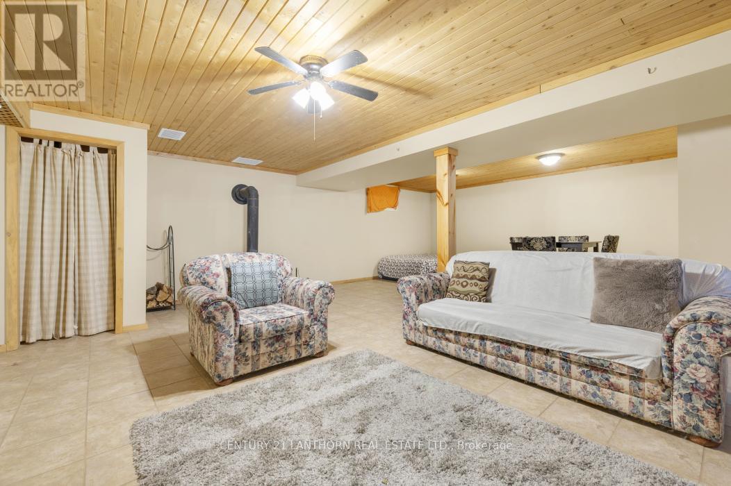 337 Jarvis Road, Madoc, ON - Indoor