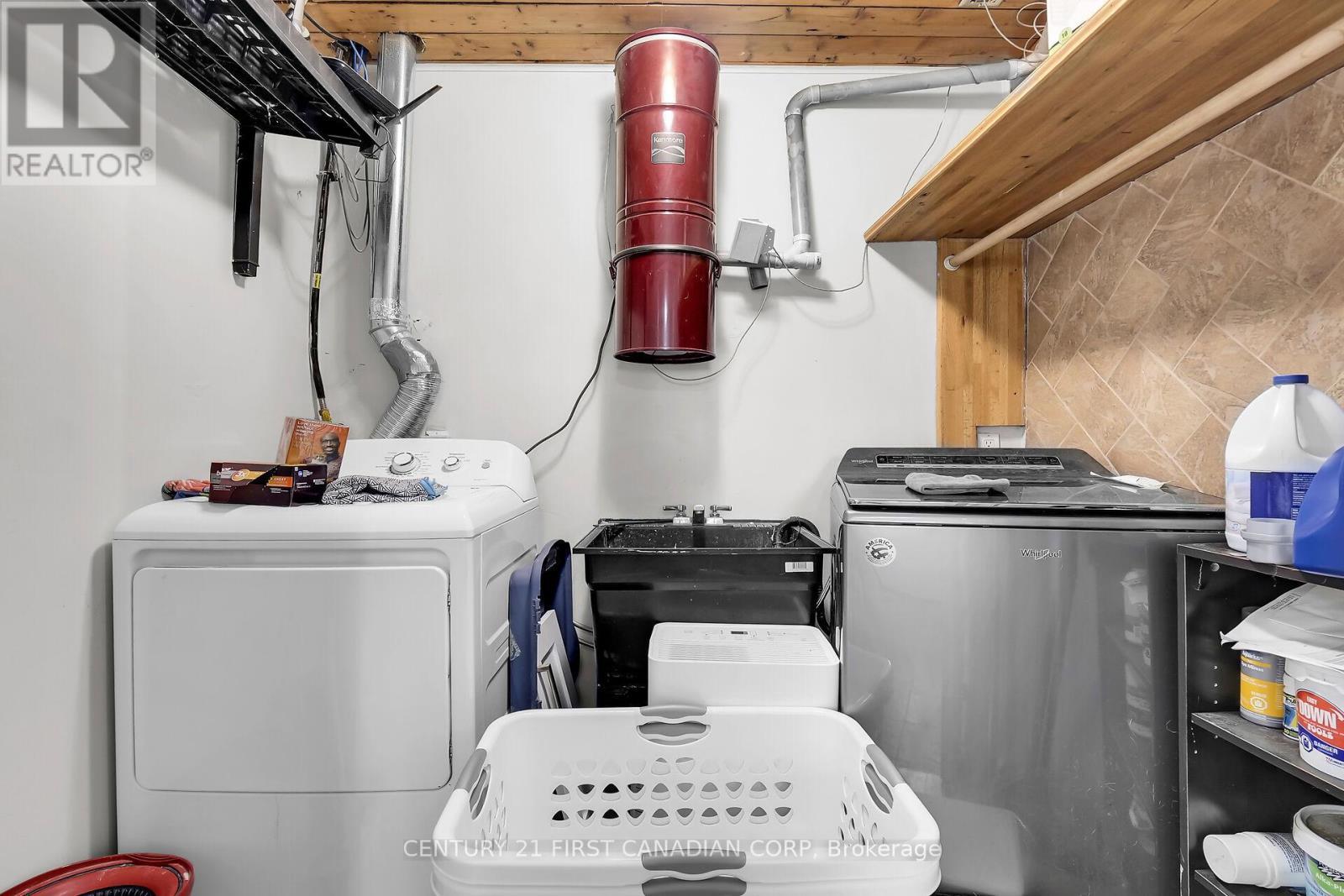 23992 Denfield Road, Middlesex Centre (Denfield), ON - Indoor Photo Showing Laundry Room