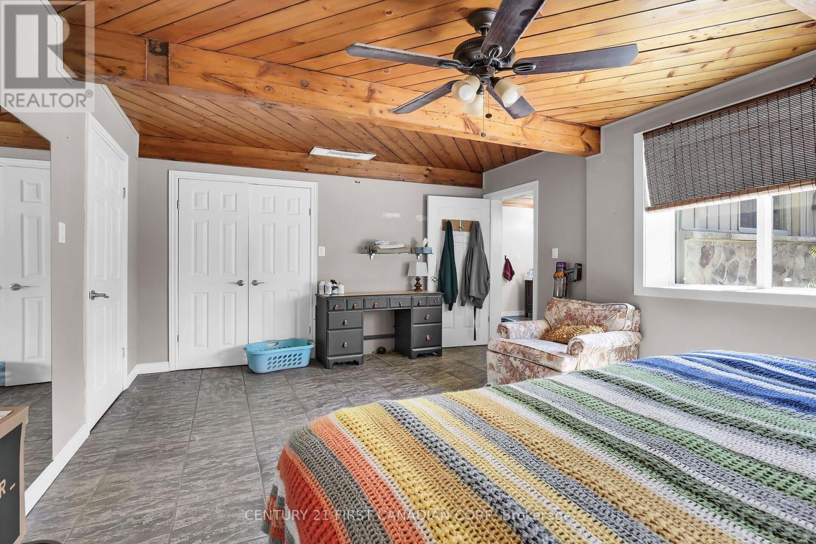23992 Denfield Road, Middlesex Centre (Denfield), ON - Indoor Photo Showing Bedroom
