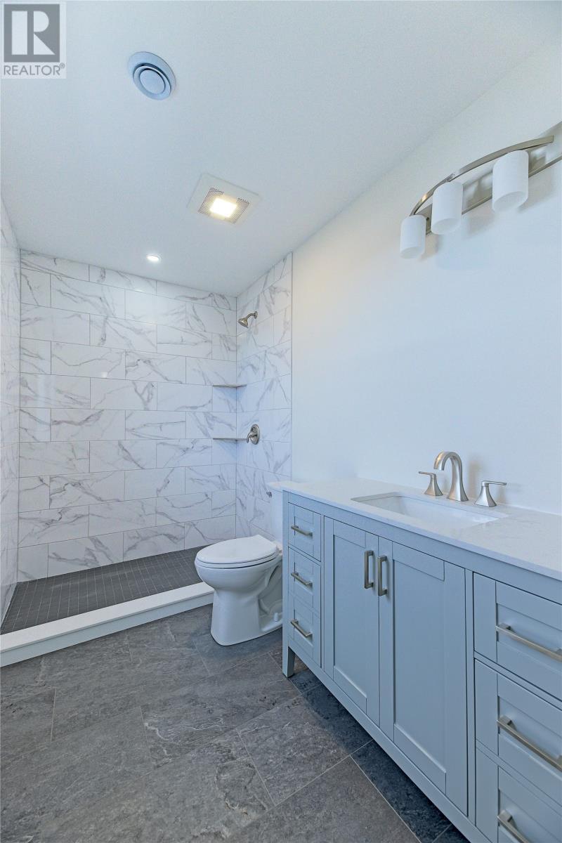 24-30 Carol Crescent, Paradise, NL - Indoor Photo Showing Bathroom