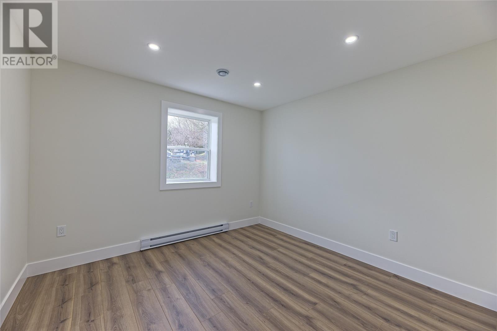 24-30 Carol Crescent, Paradise, NL - Indoor Photo Showing Other Room