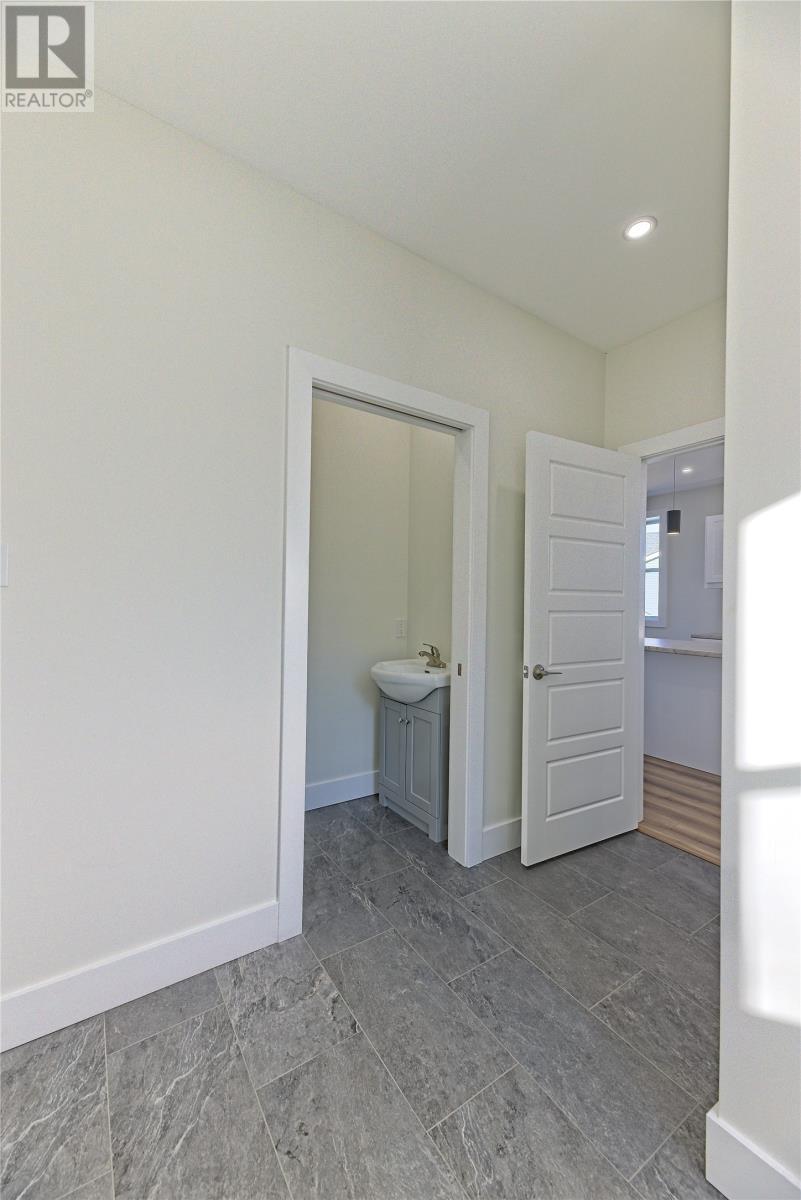 24-30 Carol Crescent, Paradise, NL - Indoor Photo Showing Other Room