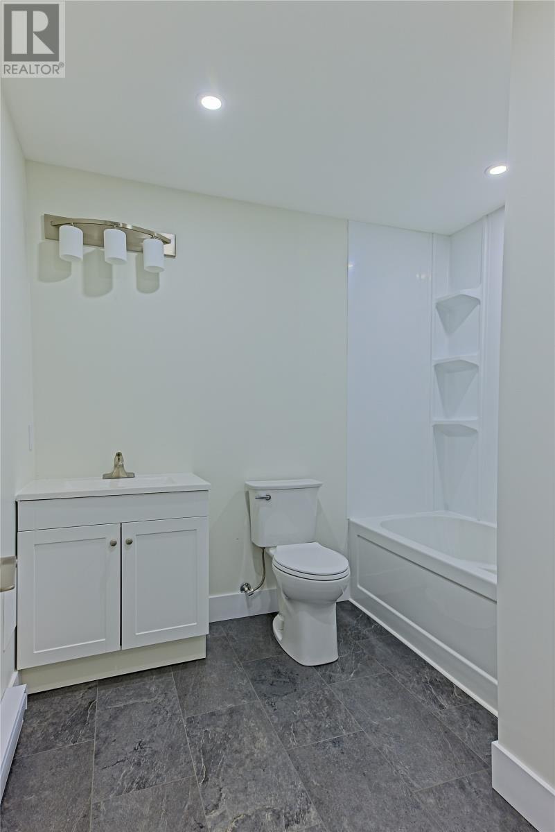 24-30 Carol Crescent, Paradise, NL - Indoor Photo Showing Bathroom