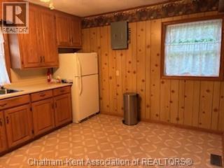 21035 Queen Street, Charing Cross, ON - Indoor Photo Showing Other Room