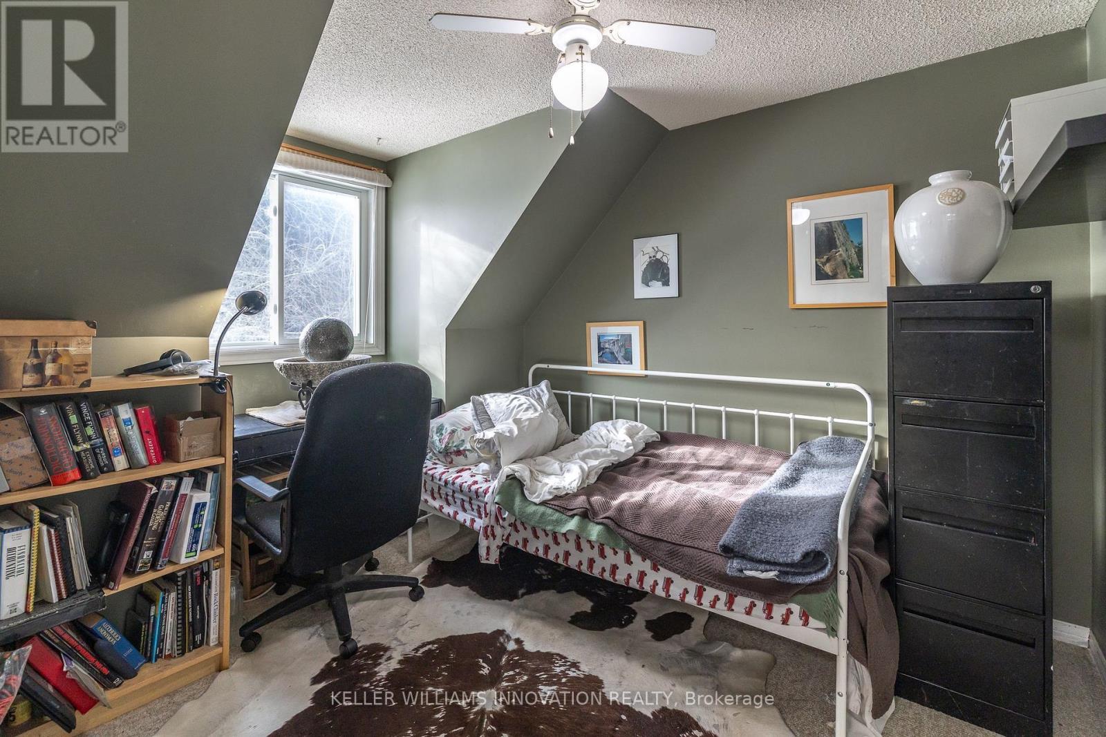 104 Henry Street, Guelph/Eramosa, ON - Indoor Photo Showing Bedroom