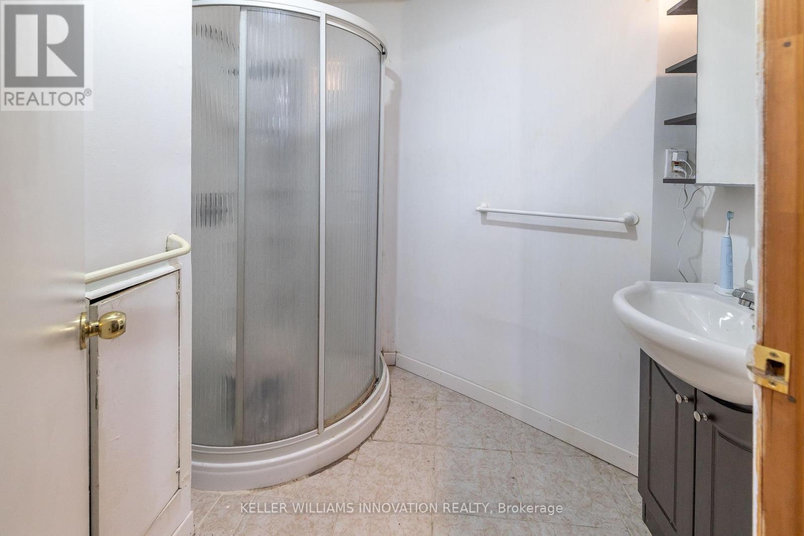 104 Henry Street, Guelph/Eramosa, ON - Indoor Photo Showing Bathroom