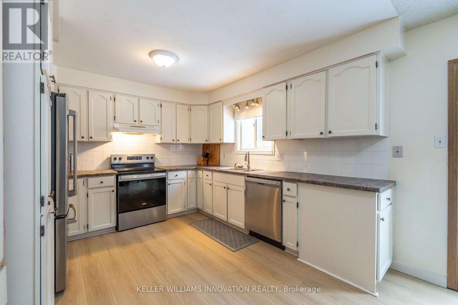 104 Henry Street, Guelph/Eramosa, ON - Indoor Photo Showing Kitchen