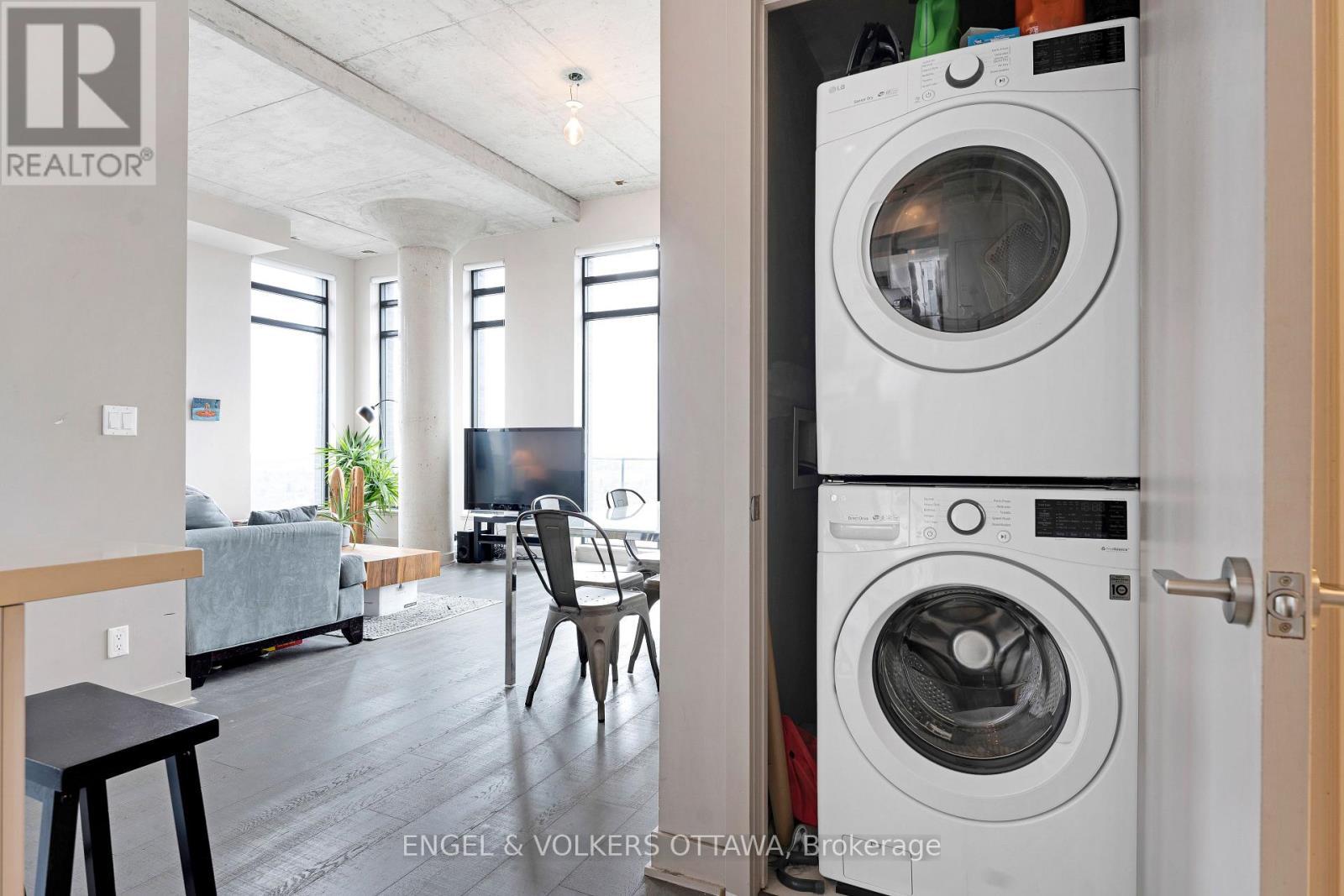 1903 - 203 Catherine Street, Ottawa, ON - Indoor Photo Showing Laundry Room