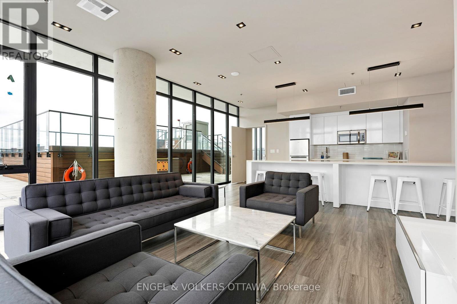 1903 - 203 Catherine Street, Ottawa, ON - Indoor Photo Showing Living Room