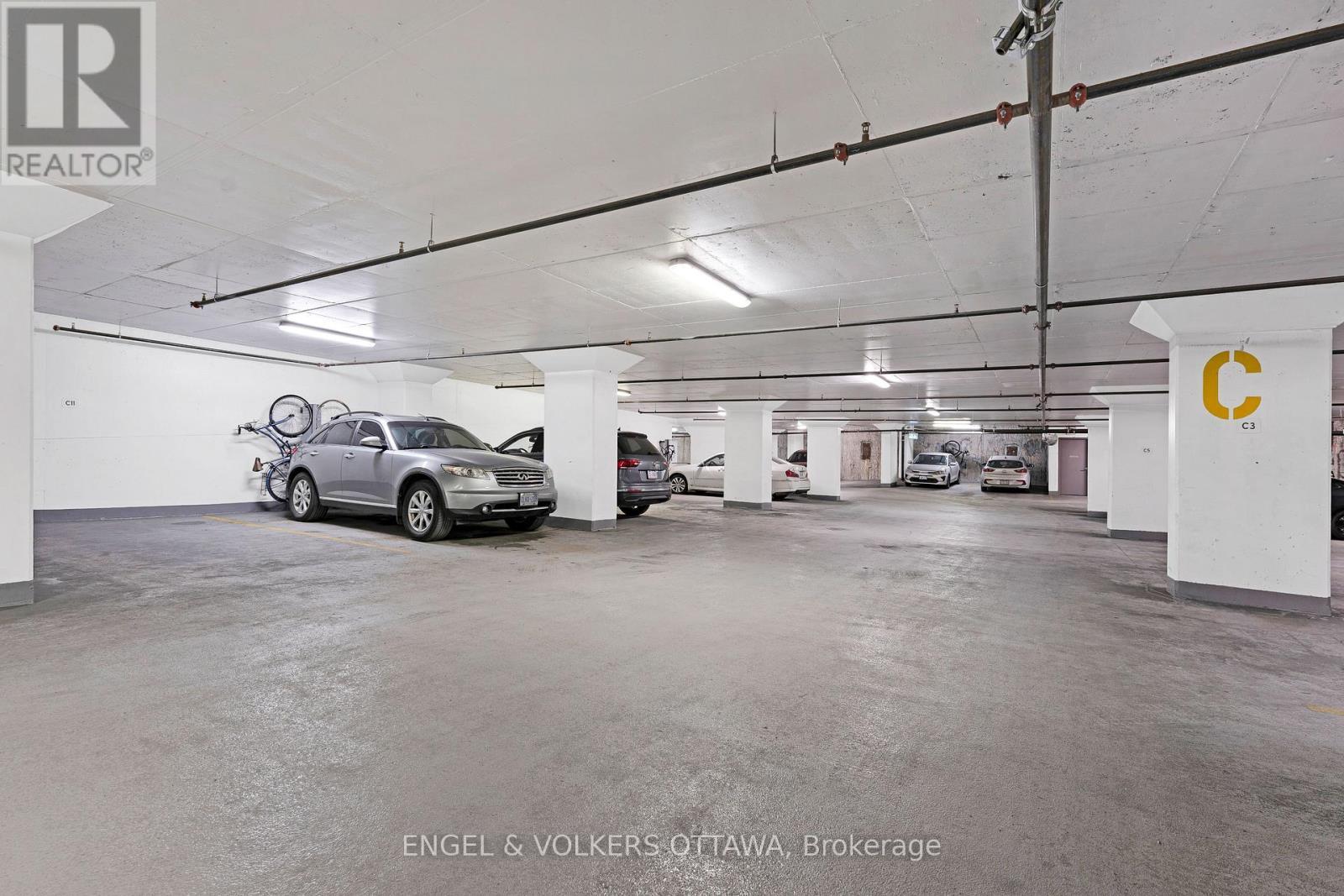 1903 - 203 Catherine Street, Ottawa, ON - Indoor Photo Showing Garage