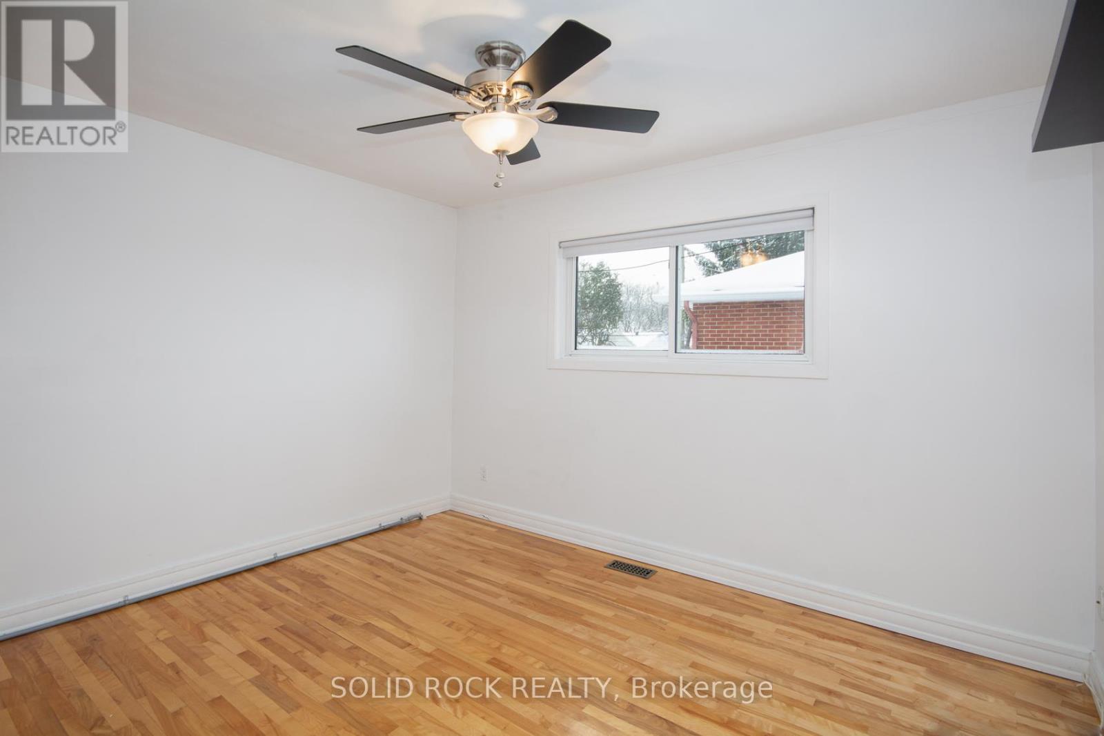 2366 Cheshire Road, Ottawa, ON - Indoor Photo Showing Other Room