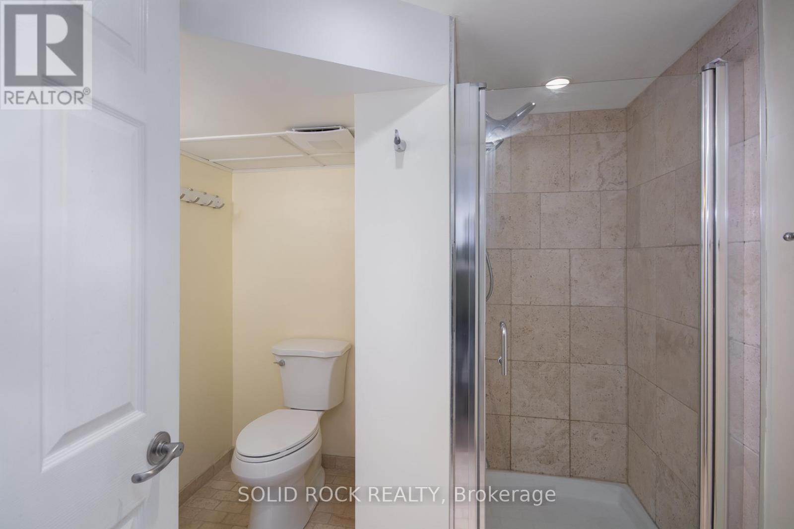 2366 Cheshire Road, Ottawa, ON - Indoor Photo Showing Bathroom