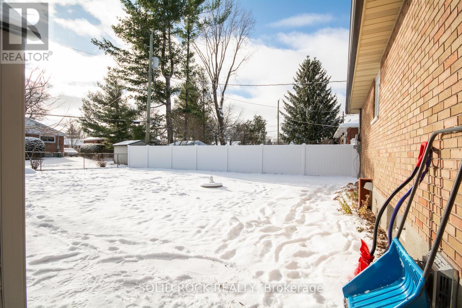 2366 Cheshire Road, Ottawa, ON - Outdoor