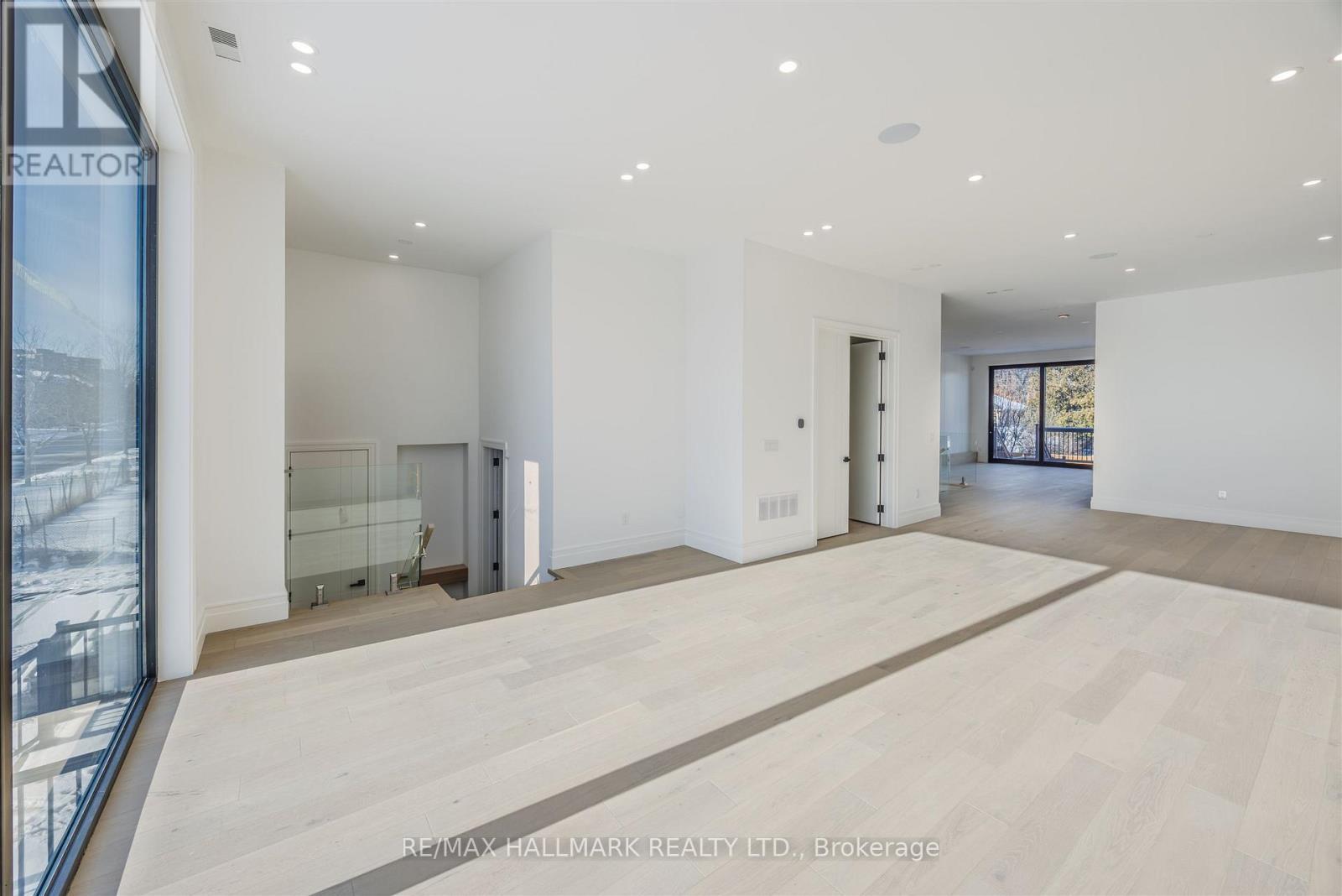 230 Townsgate Drive, Vaughan, ON - Indoor