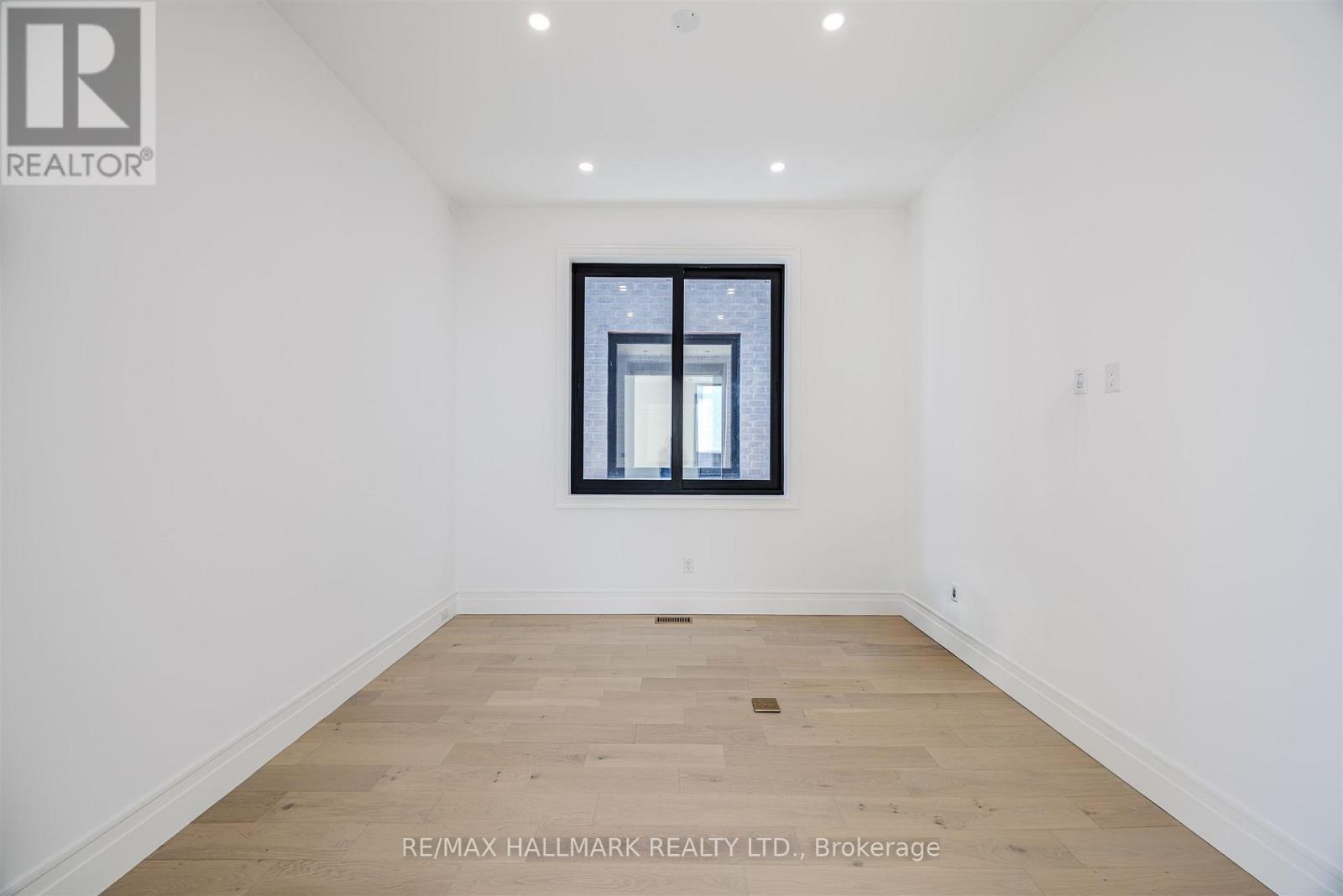 230 Townsgate Drive, Vaughan, ON - Indoor Photo Showing Other Room