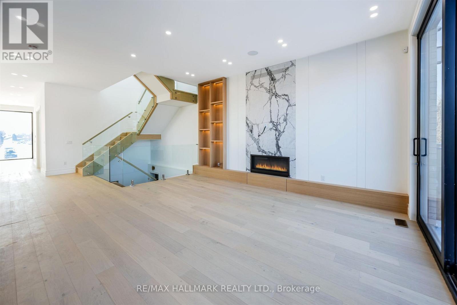 230 Townsgate Drive, Vaughan, ON - Indoor Photo Showing Other Room With Fireplace
