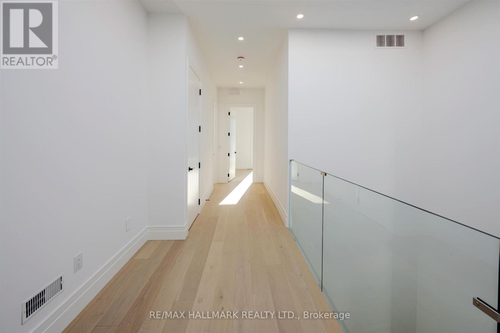 230 Townsgate Drive, Vaughan, ON - Indoor Photo Showing Other Room