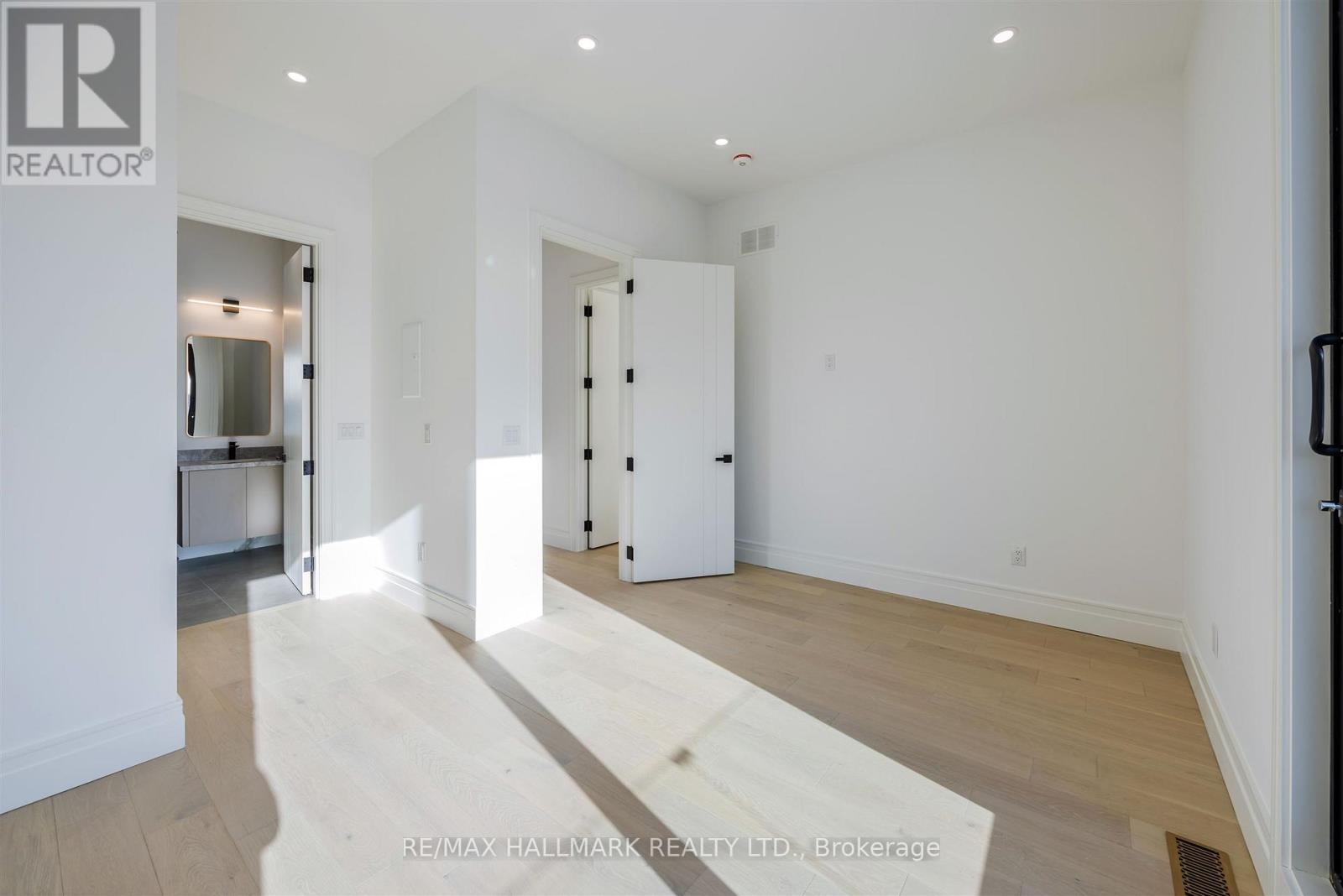 230 Townsgate Drive, Vaughan, ON - Indoor Photo Showing Other Room