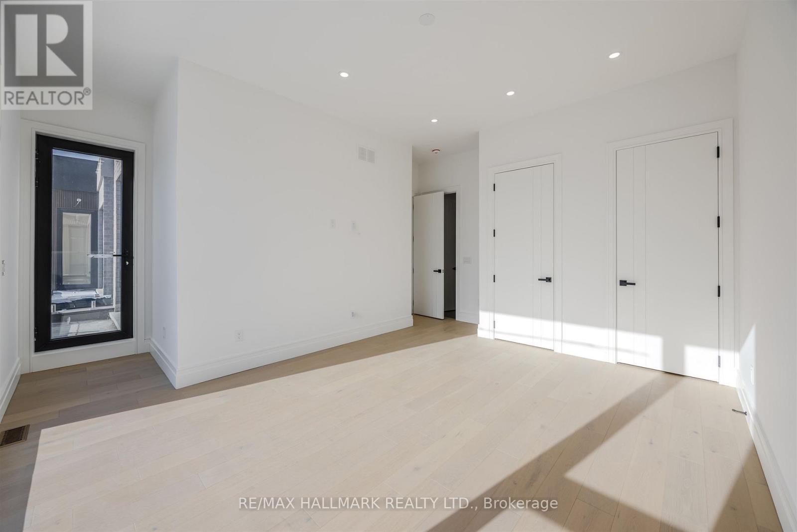 230 Townsgate Drive, Vaughan, ON - Indoor Photo Showing Other Room