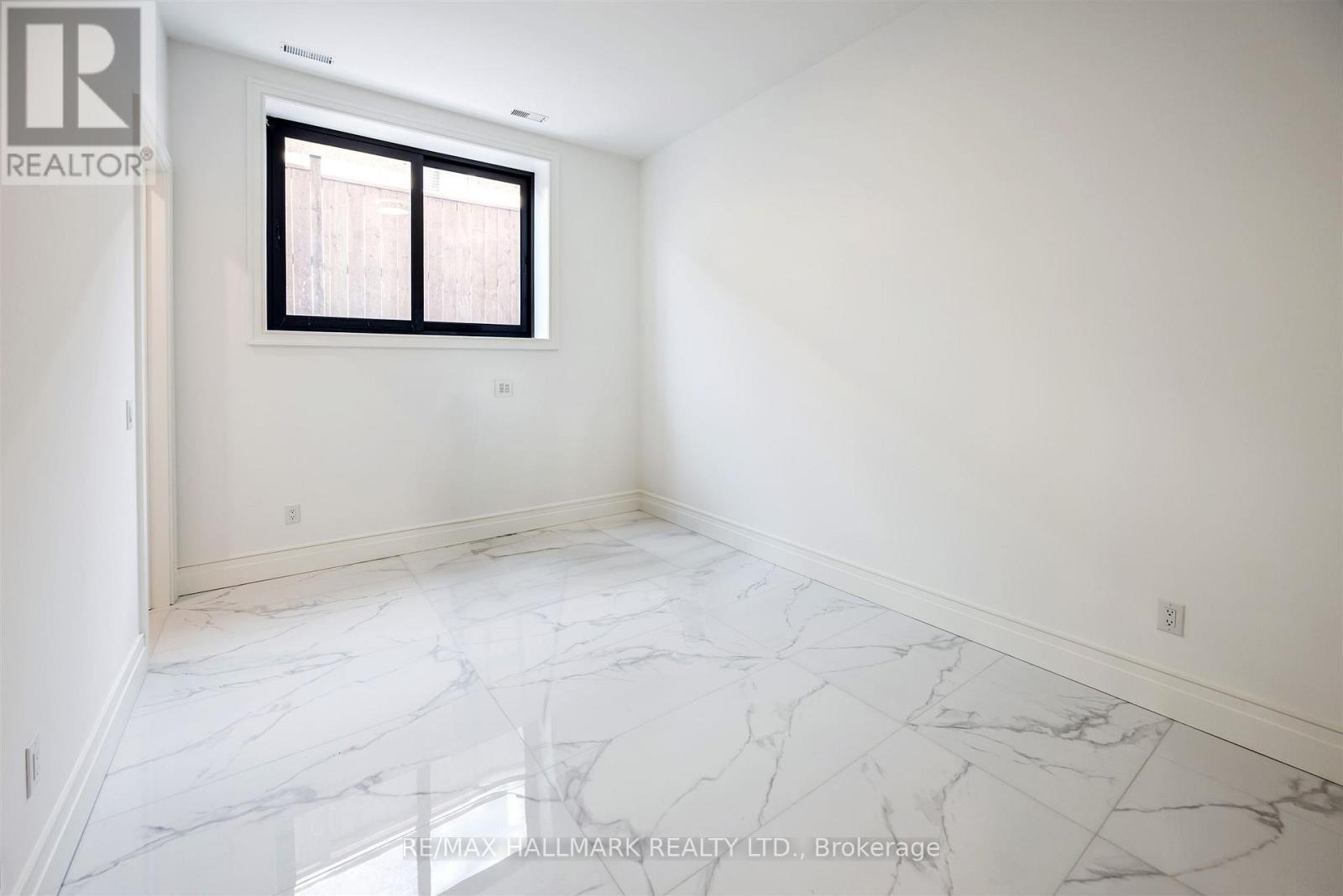 230 Townsgate Drive, Vaughan, ON - Indoor Photo Showing Other Room