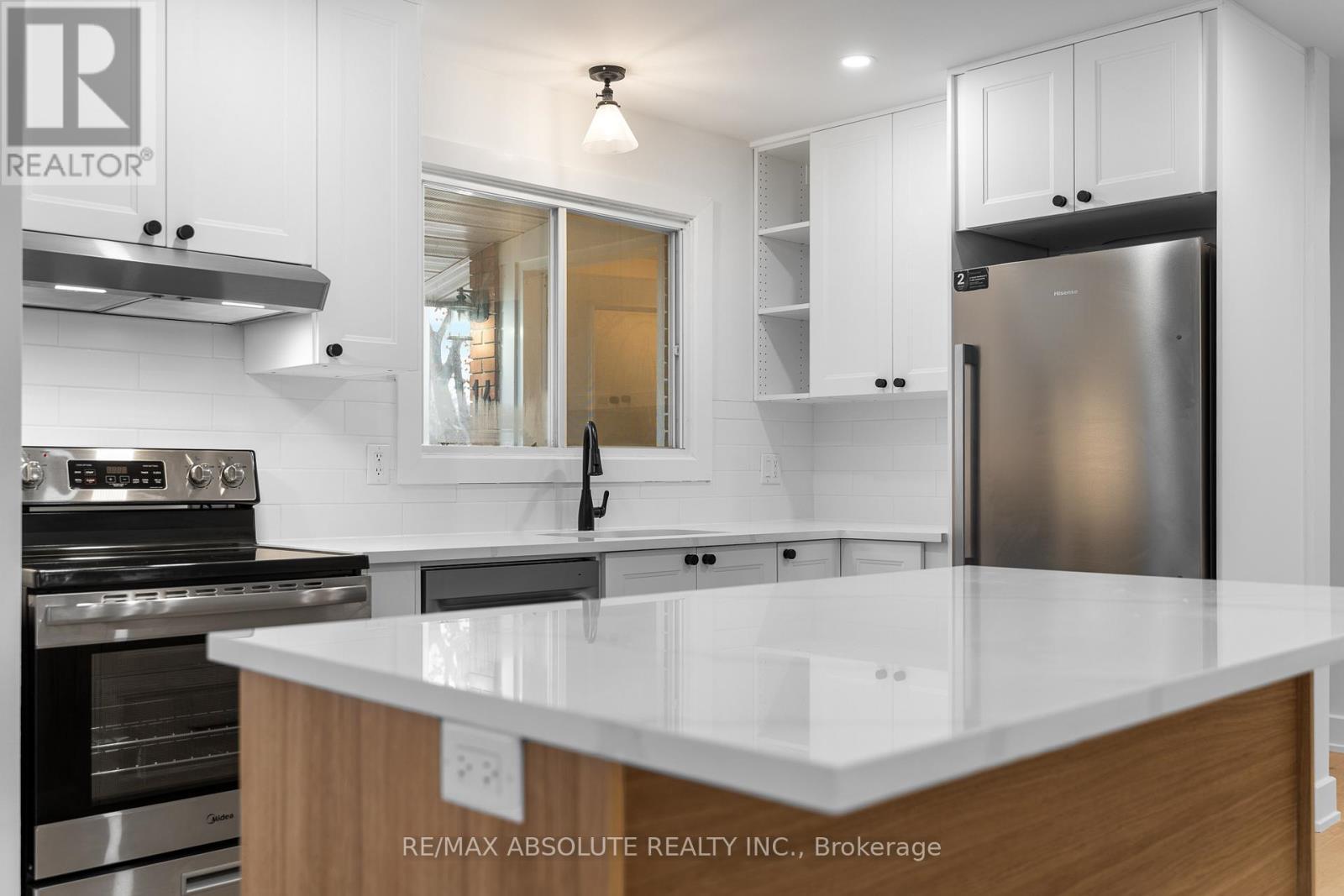 14 Mulvagh Avenue, Ottawa, ON - Indoor Photo Showing Kitchen With Upgraded Kitchen