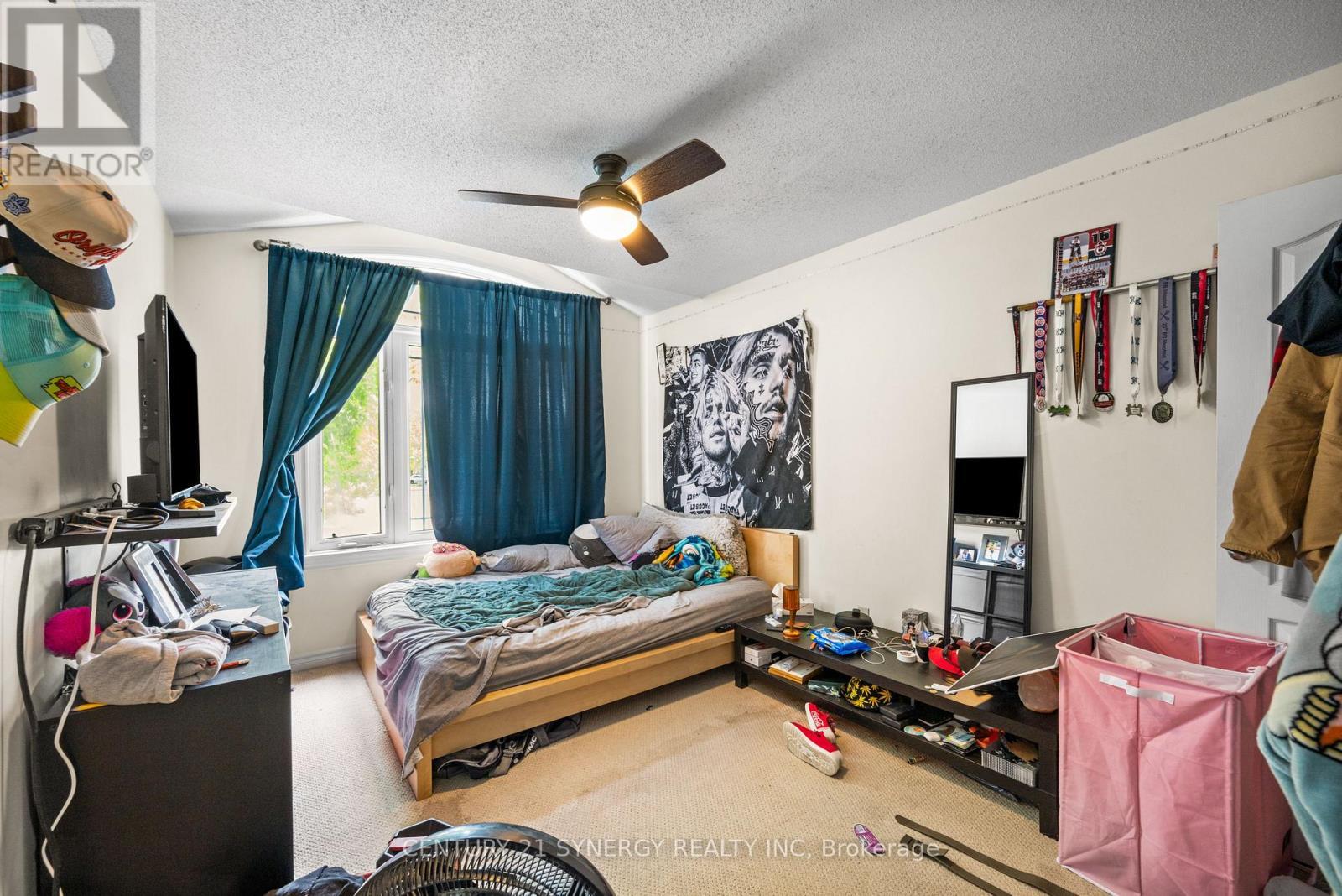 148 Talltree Crescent, Ottawa, ON - Indoor Photo Showing Bedroom