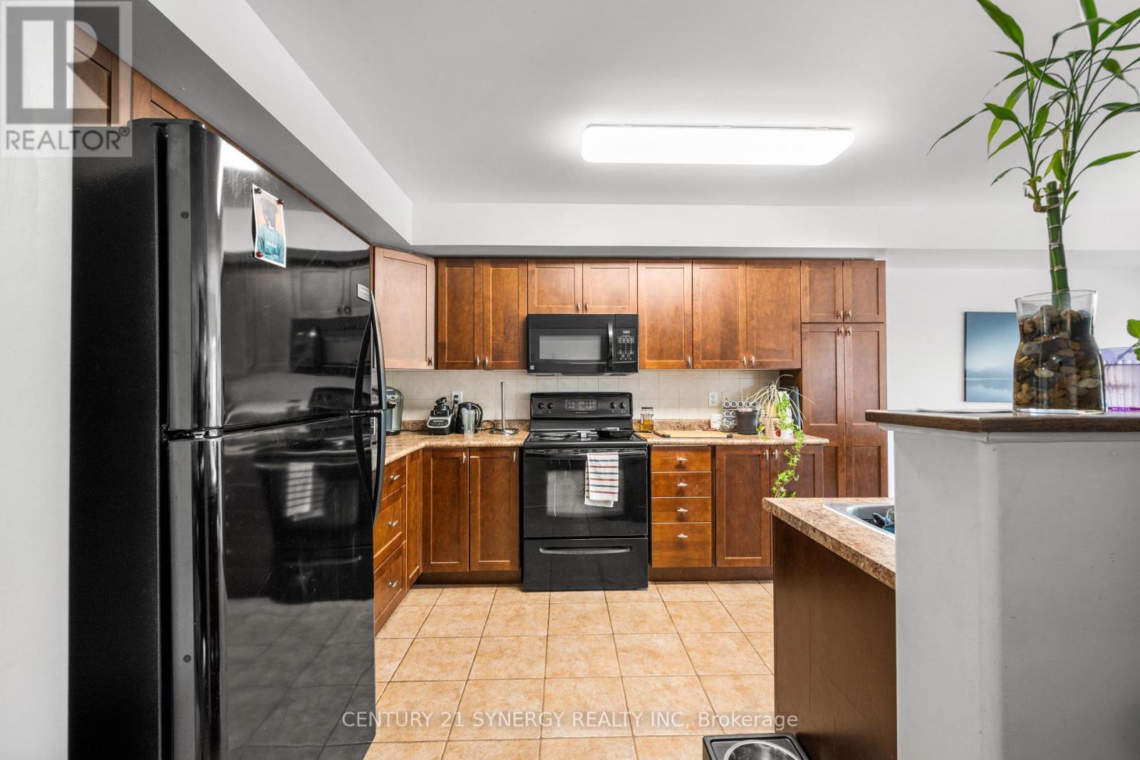 148 Talltree Crescent, Ottawa, ON - Indoor Photo Showing Kitchen