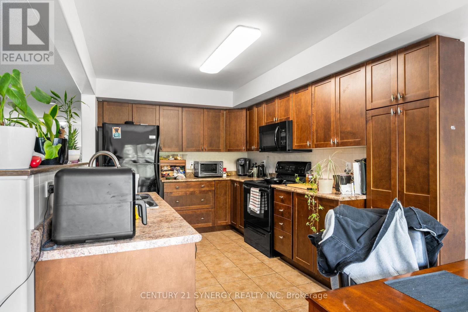 148 Talltree Crescent, Ottawa, ON - Indoor Photo Showing Kitchen