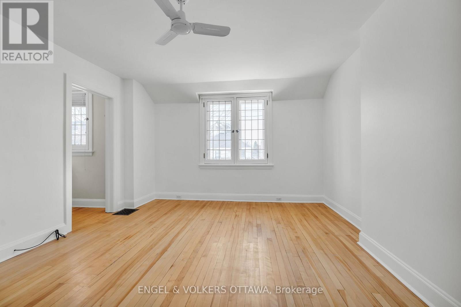 477 Golden Avenue, Ottawa, ON - Indoor Photo Showing Other Room