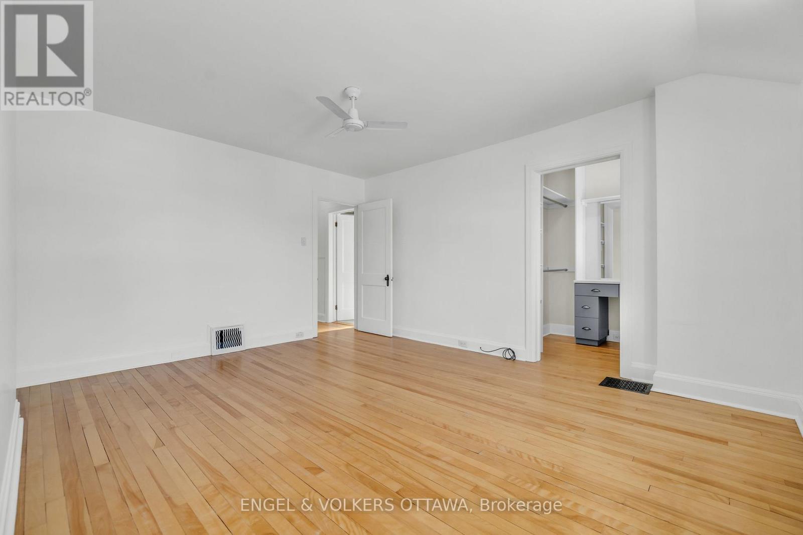 477 Golden Avenue, Ottawa, ON - Indoor Photo Showing Other Room