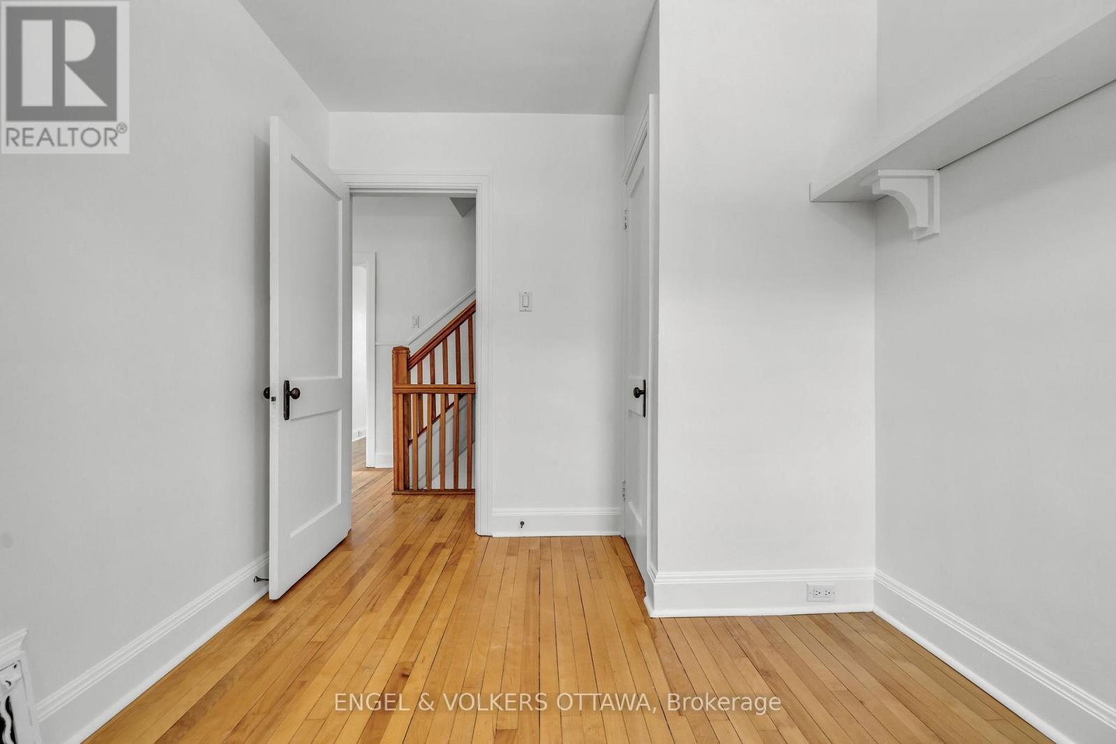 477 Golden Avenue, Ottawa, ON - Indoor Photo Showing Other Room