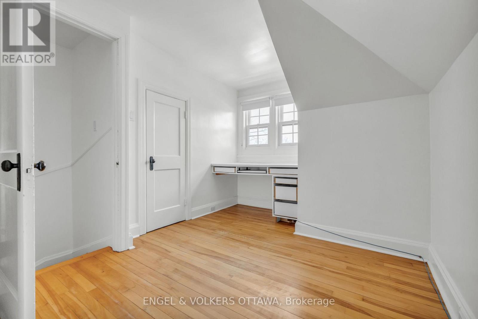 477 Golden Avenue, Ottawa, ON - Indoor Photo Showing Other Room