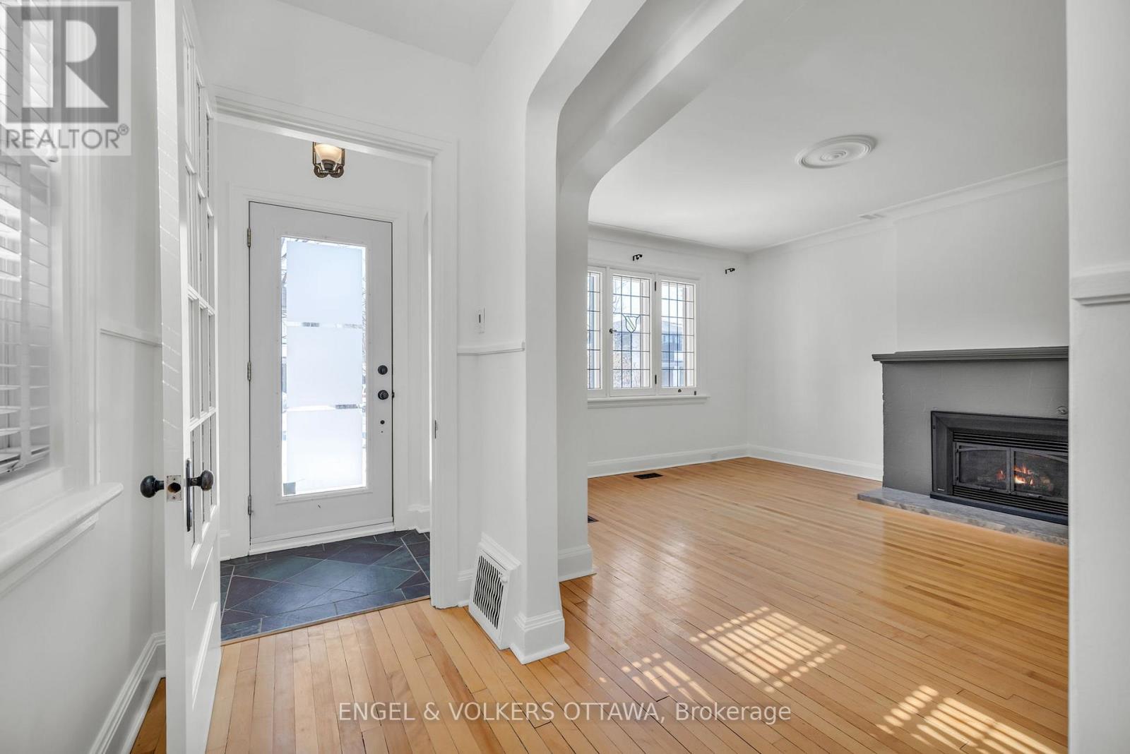 477 Golden Avenue, Ottawa, ON - Indoor Photo Showing Other Room With Fireplace