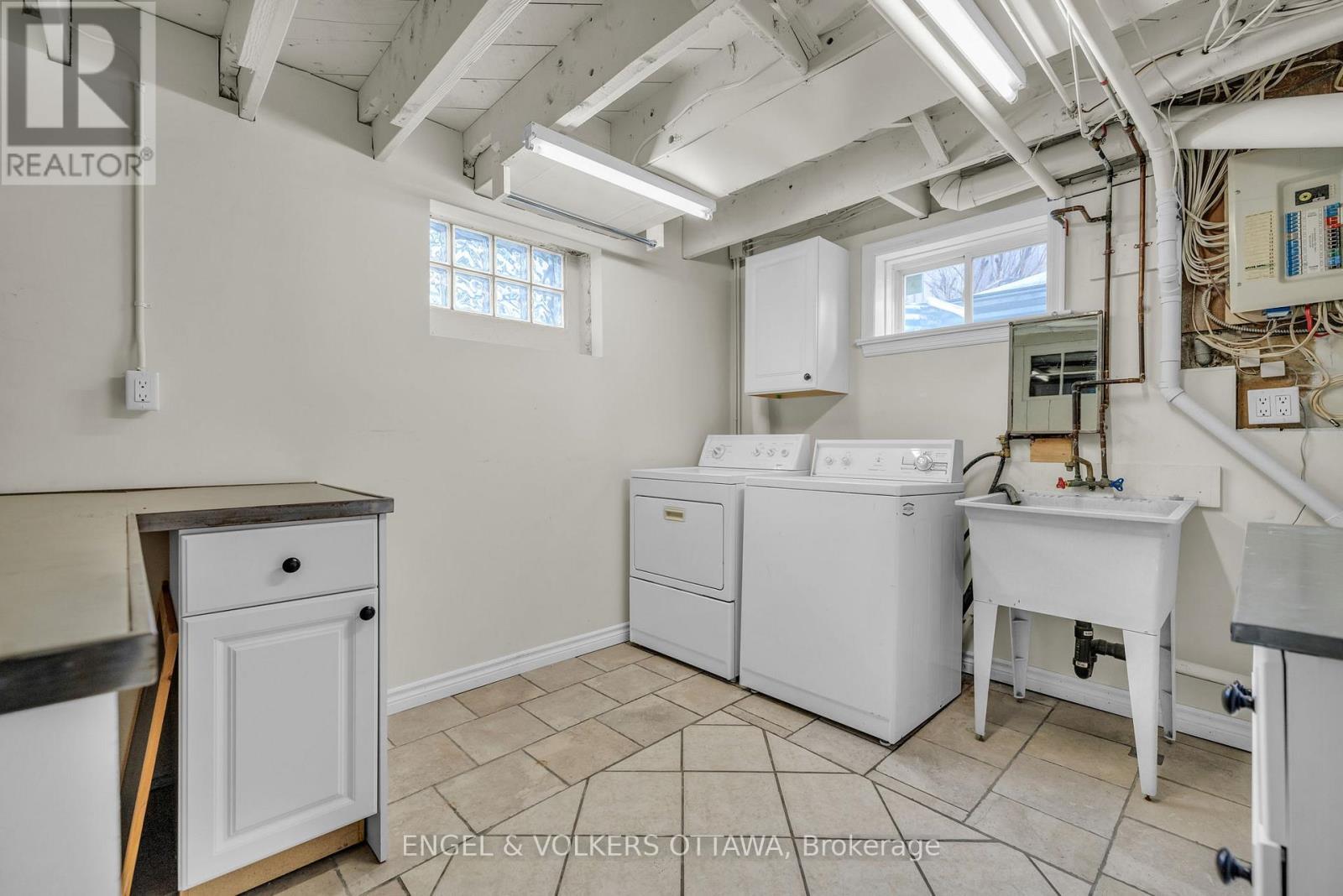 477 Golden Avenue, Ottawa, ON - Indoor Photo Showing Laundry Room