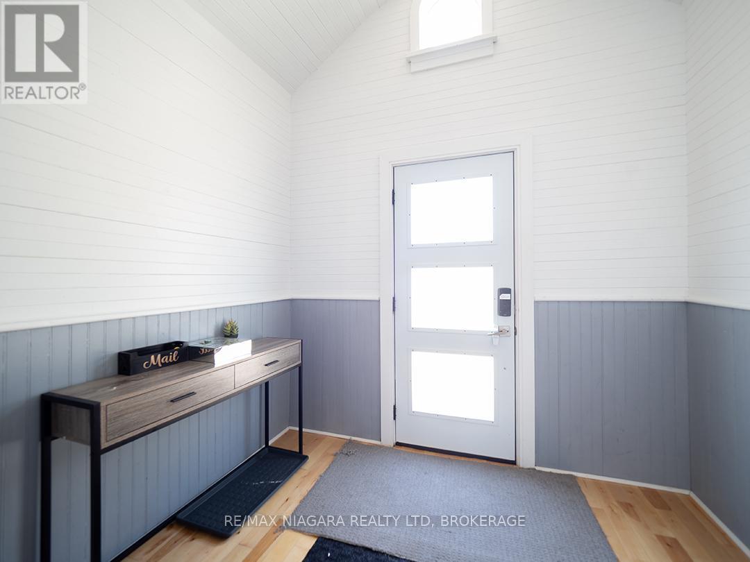 1561 North Shore Drive E, Haldimand, ON - Indoor Photo Showing Other Room