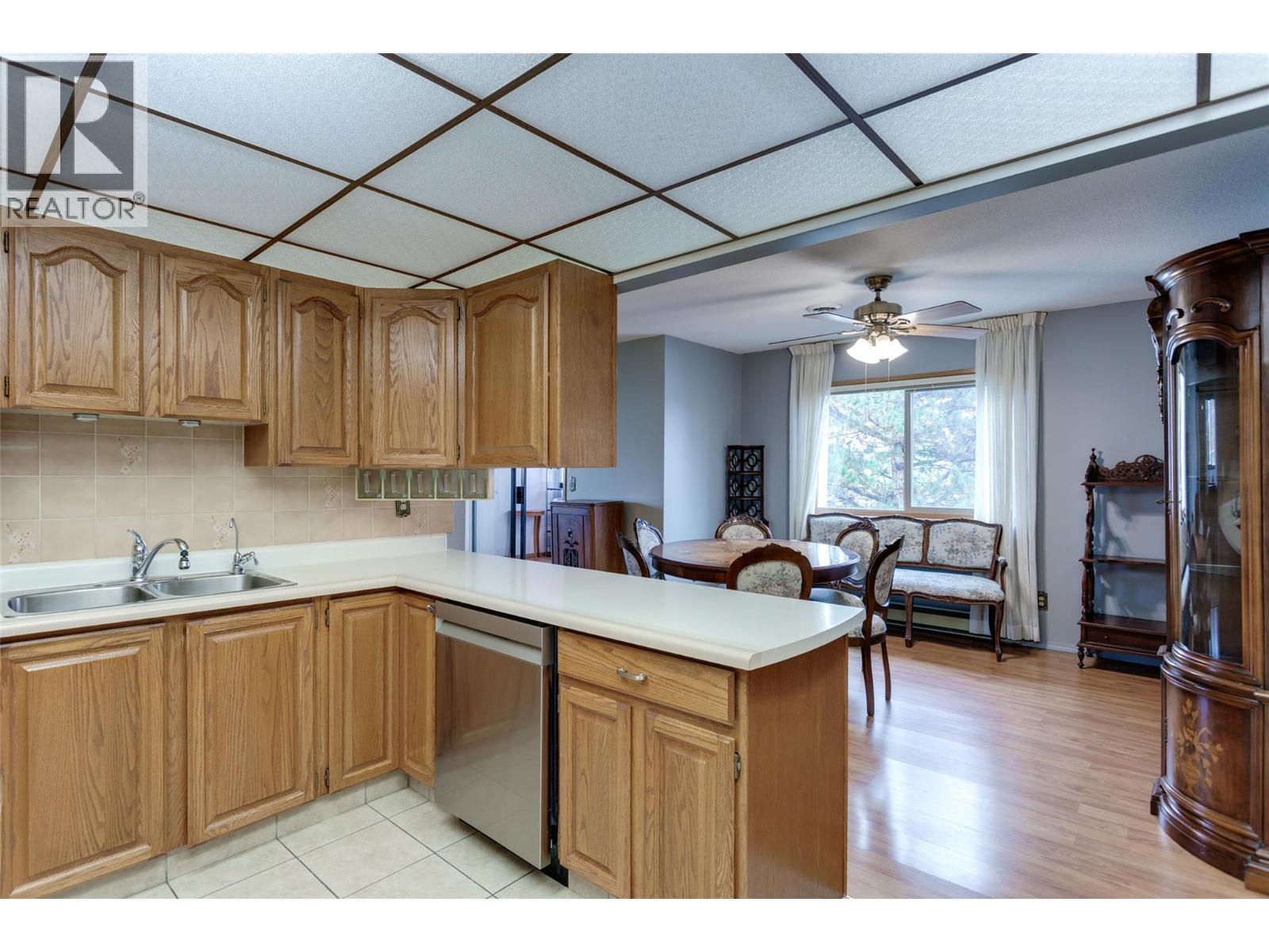 2110 Hoy Street Unit# 314, Kelowna, BC - Indoor Photo Showing Kitchen With Double Sink