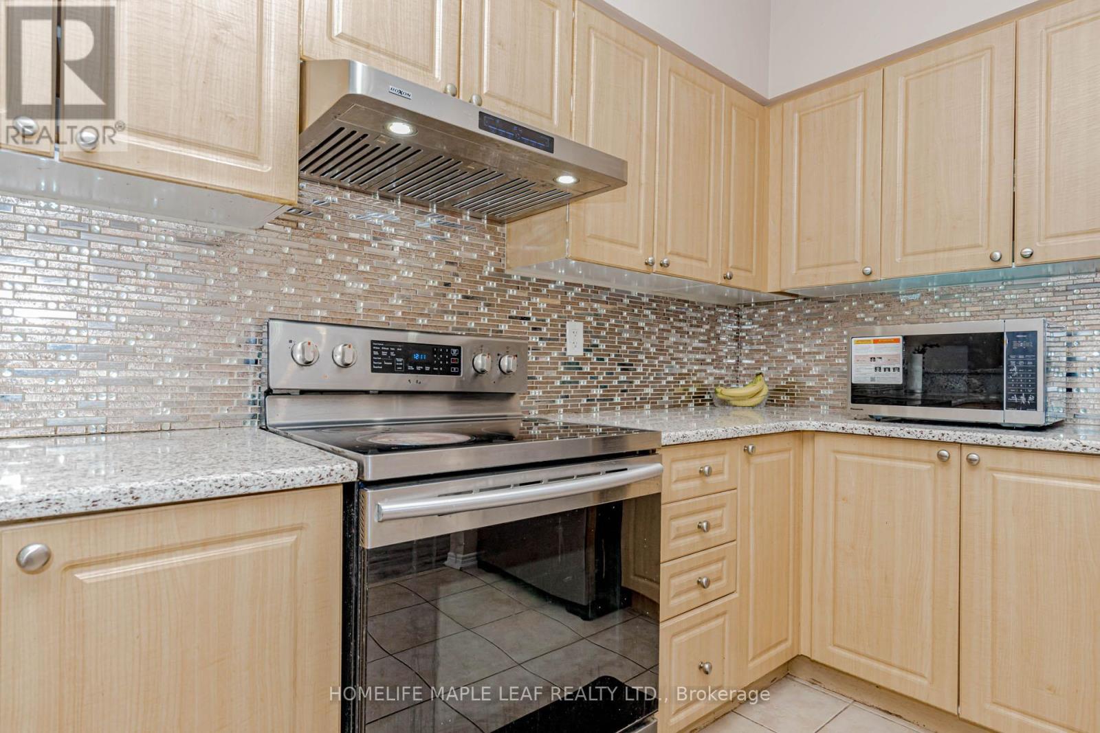 404 - 7340 Markham Road, Markham, ON - Indoor Photo Showing Kitchen With Upgraded Kitchen