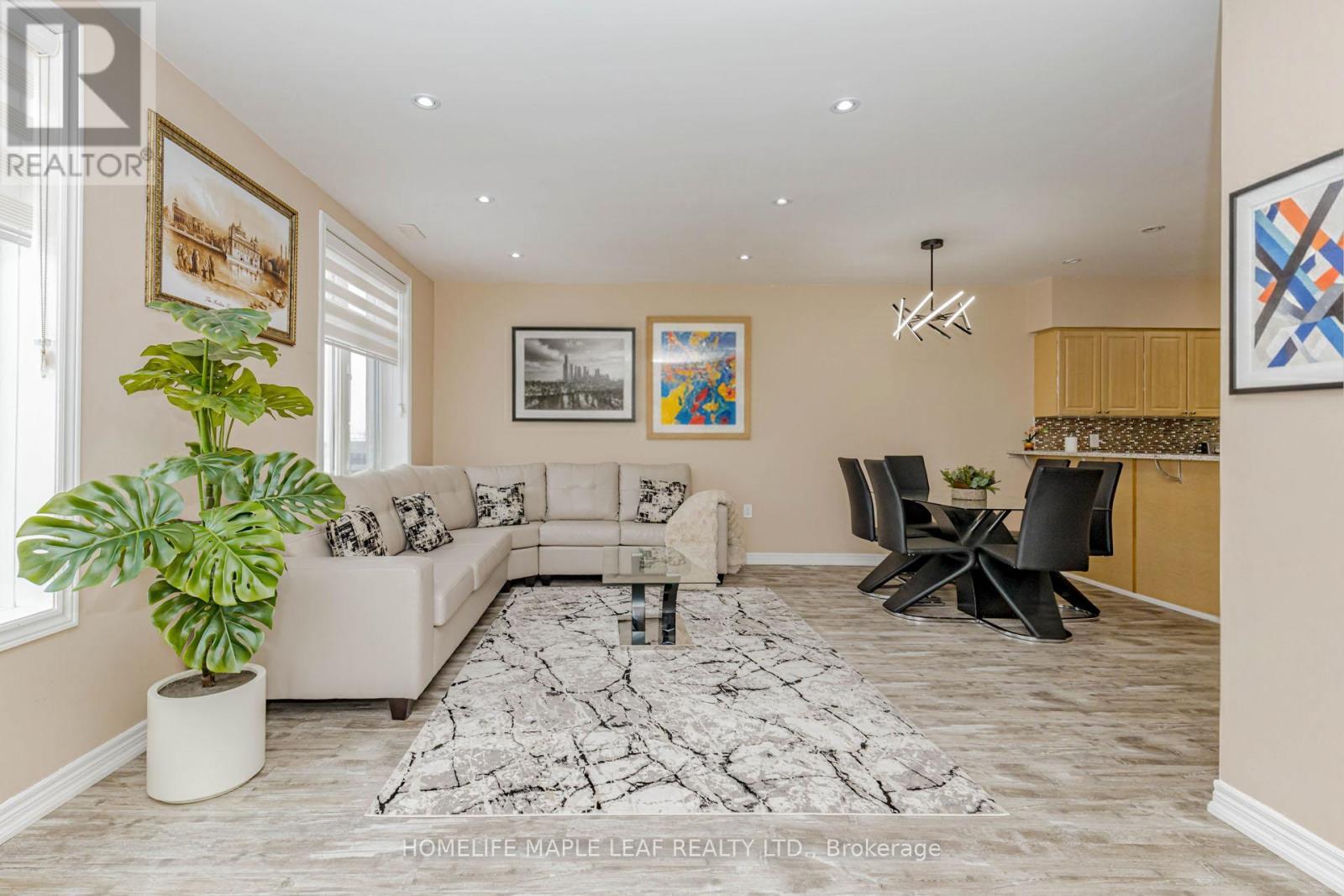 404 - 7340 Markham Road, Markham, ON - Indoor Photo Showing Living Room