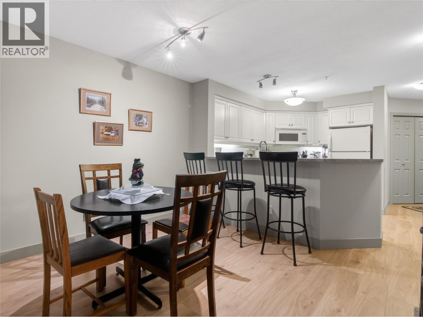 515 Houghton Road Unit# 109, Kelowna, BC - Indoor Photo Showing Dining Room