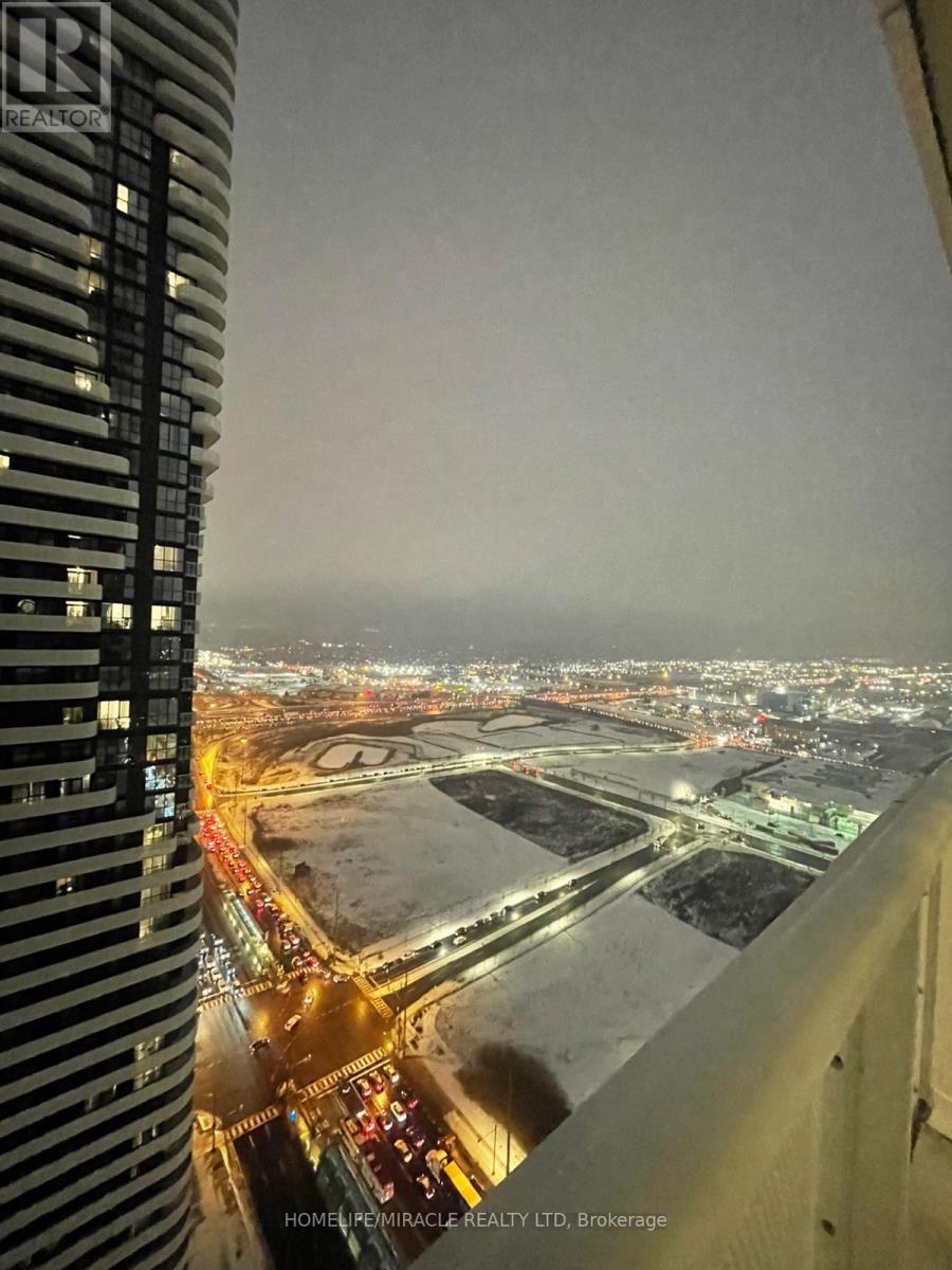 4001 - 8 Interchange Way, Vaughan, ON - Outdoor With View