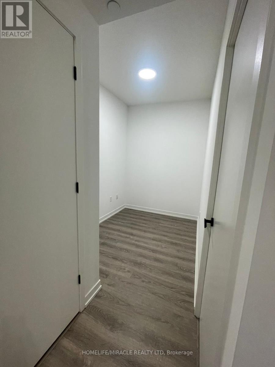 4001 - 8 Interchange Way, Vaughan, ON - Indoor Photo Showing Other Room