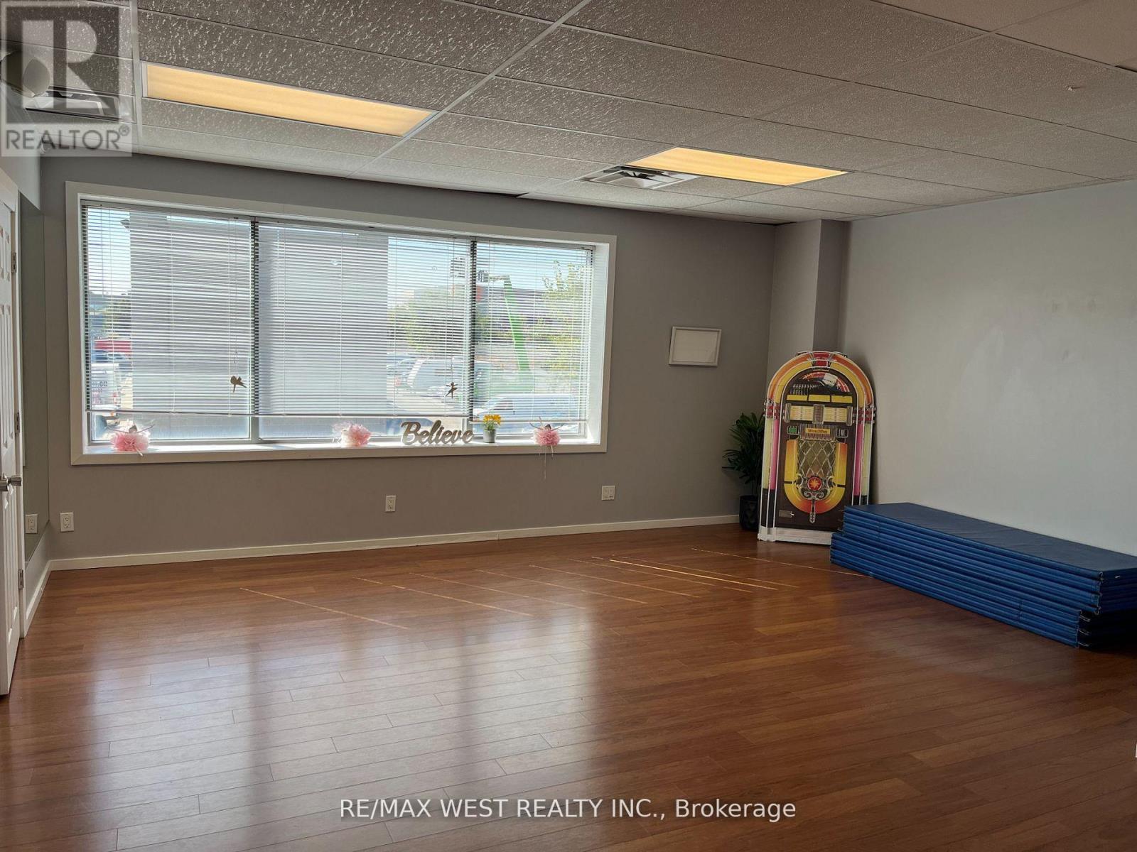 36-Uppr - 300 New Toronto Street, Toronto, ON