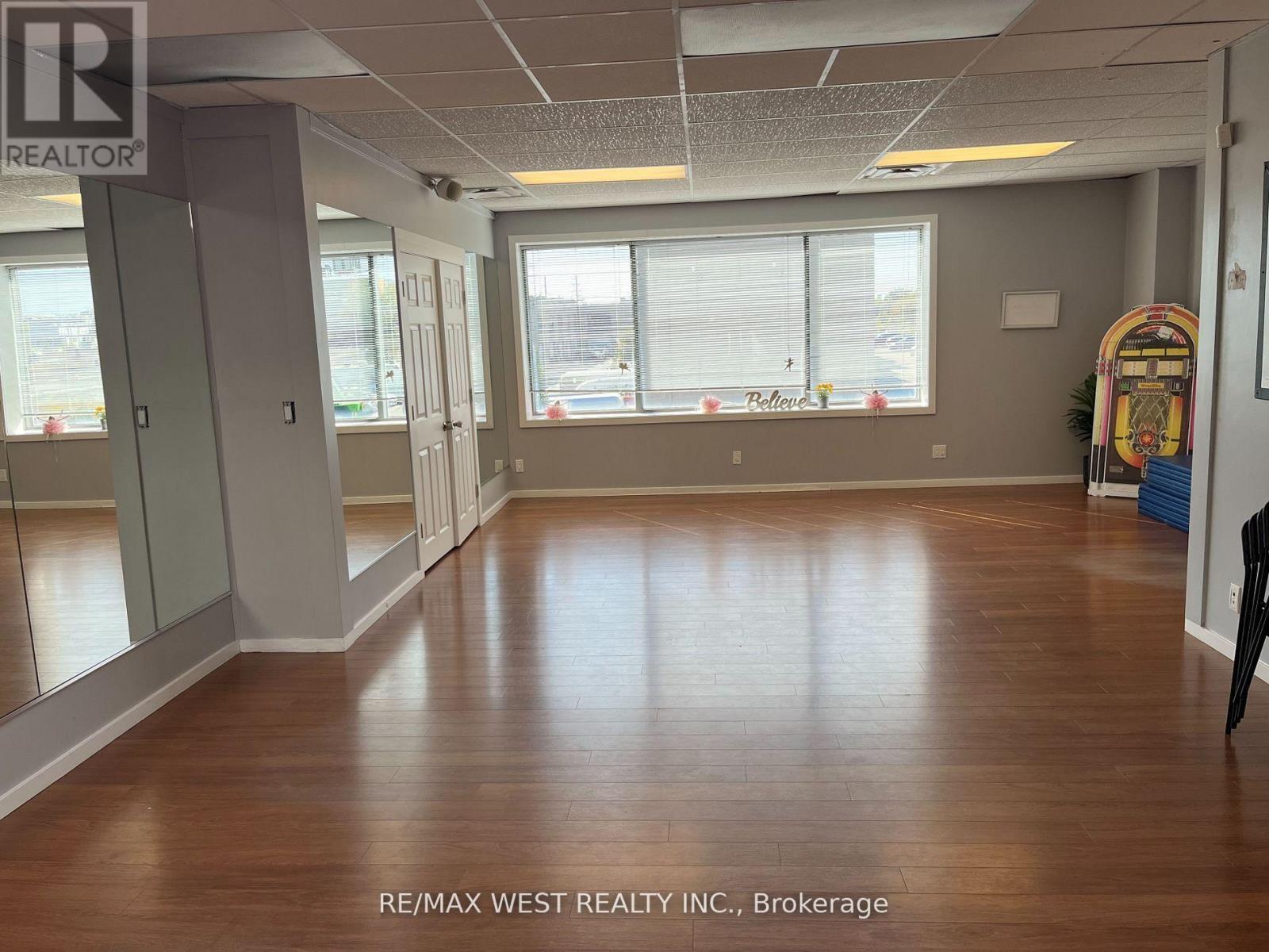 36-Uppr - 300 New Toronto Street, Toronto, ON